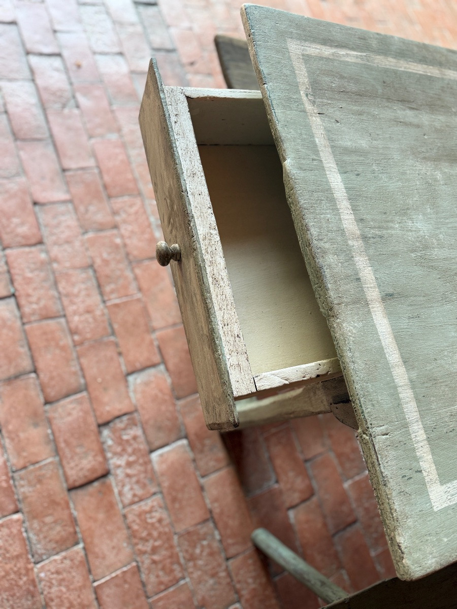 Table de ferme patinée datant du 18e siècle 3 tiroirs, tablette dépassante -photo-2