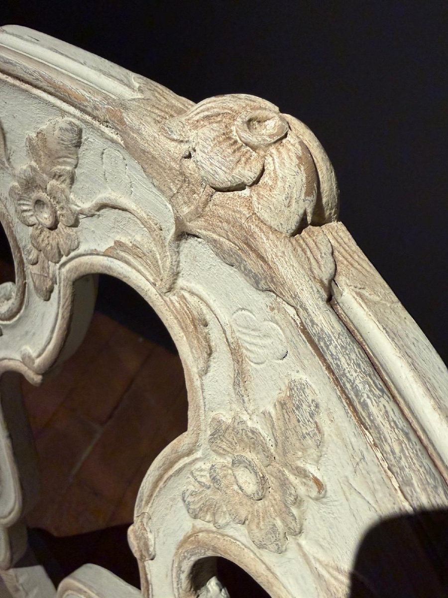 Ensemble de 4 chaises Louis XIV belle patine et nouvelle tapisserie datant de la fin du 18e siè-photo-1