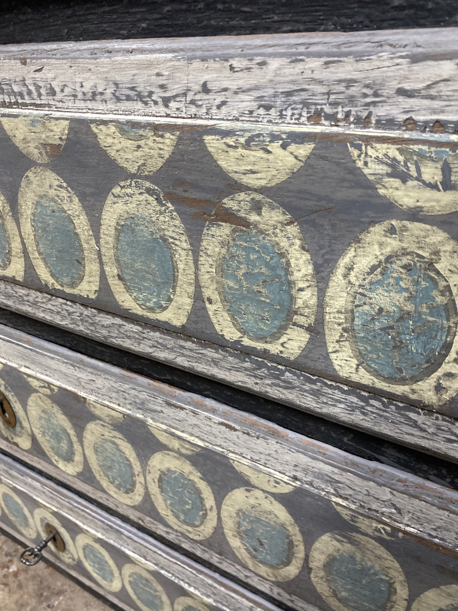 Commode Louis XVI patinée avec des formes -photo-2