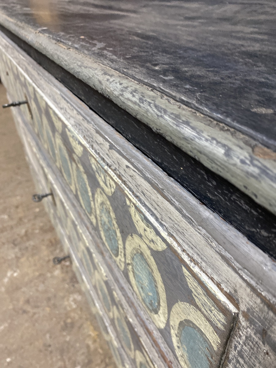 Commode Louis XVI patinée avec des formes -photo-3