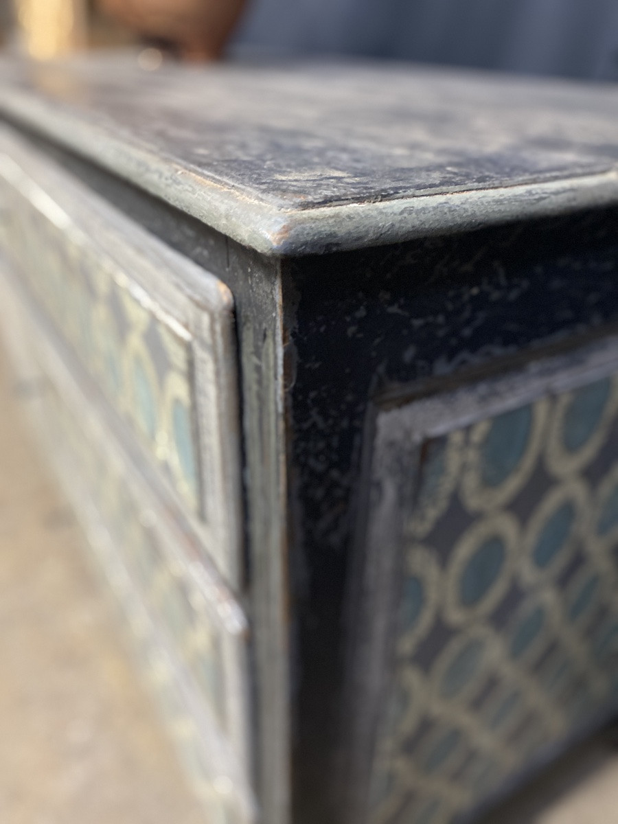 Commode Louis XVI patinée avec des formes -photo-8