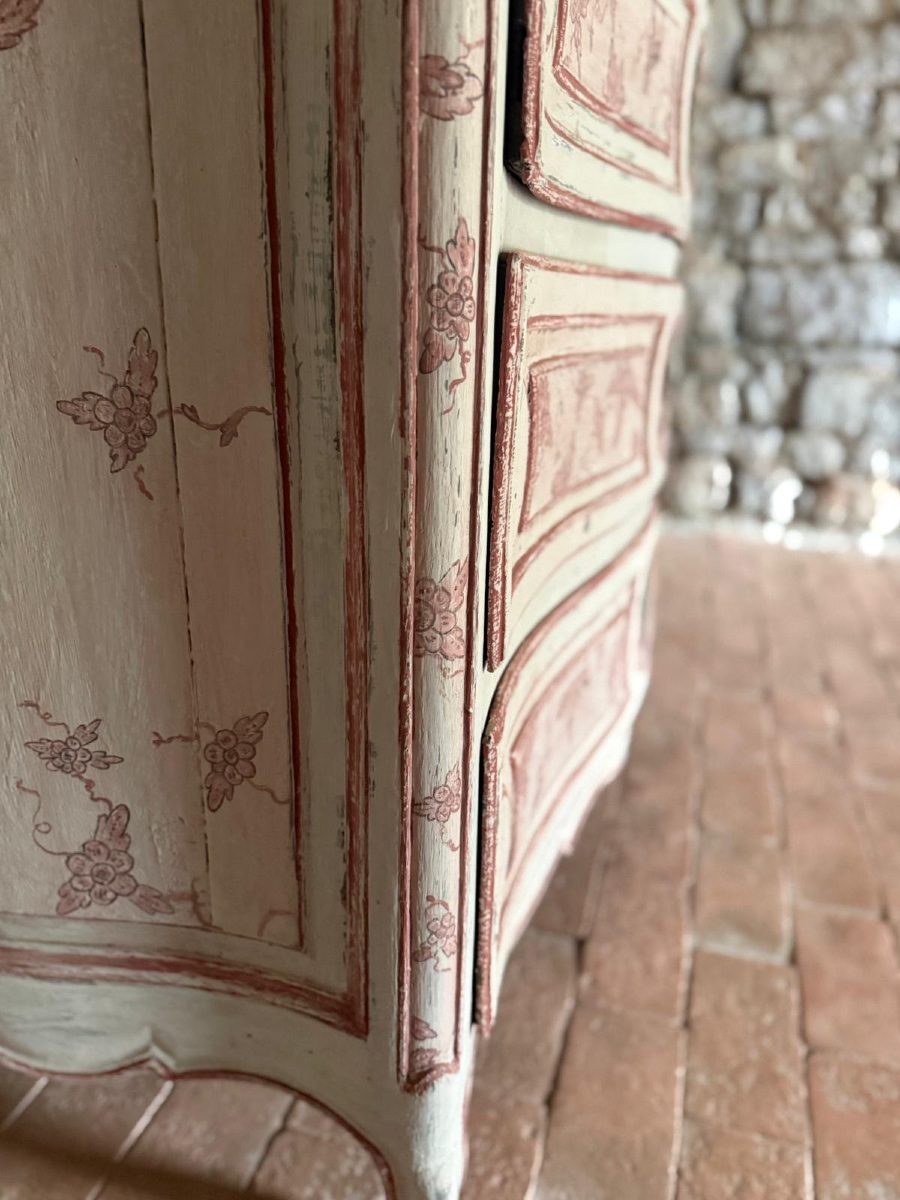 Louis XV Style Bombé Commode Dating From The 18th Century -photo-2