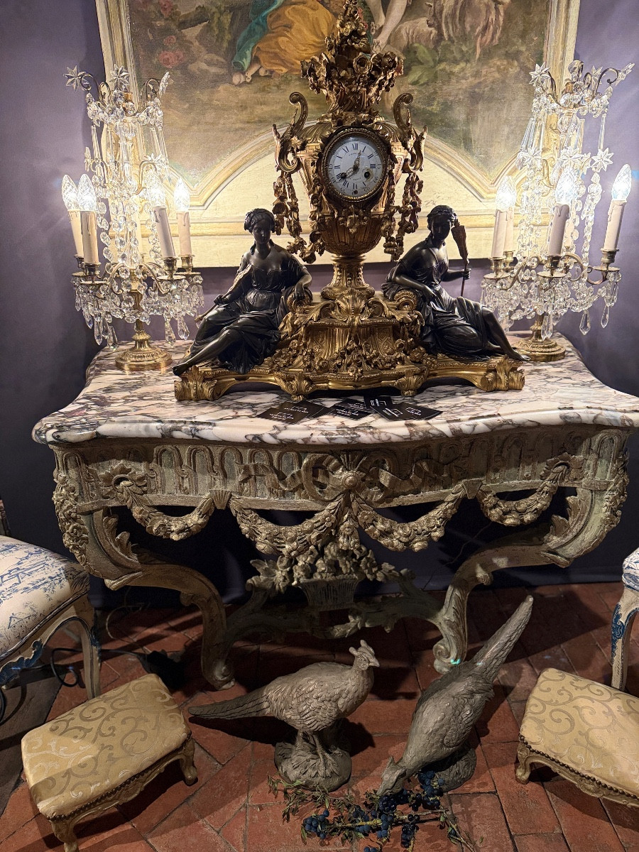 Grande console sculptée Louis XV transition datant du 18e siècle et son marbre