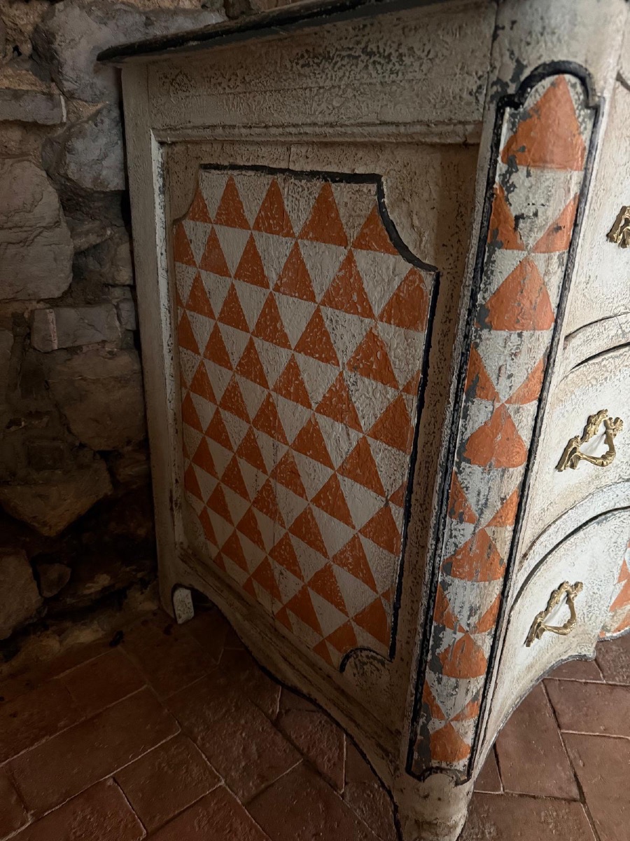 Commode galbée Louis XV datant du 18e siecle patine-photo-4