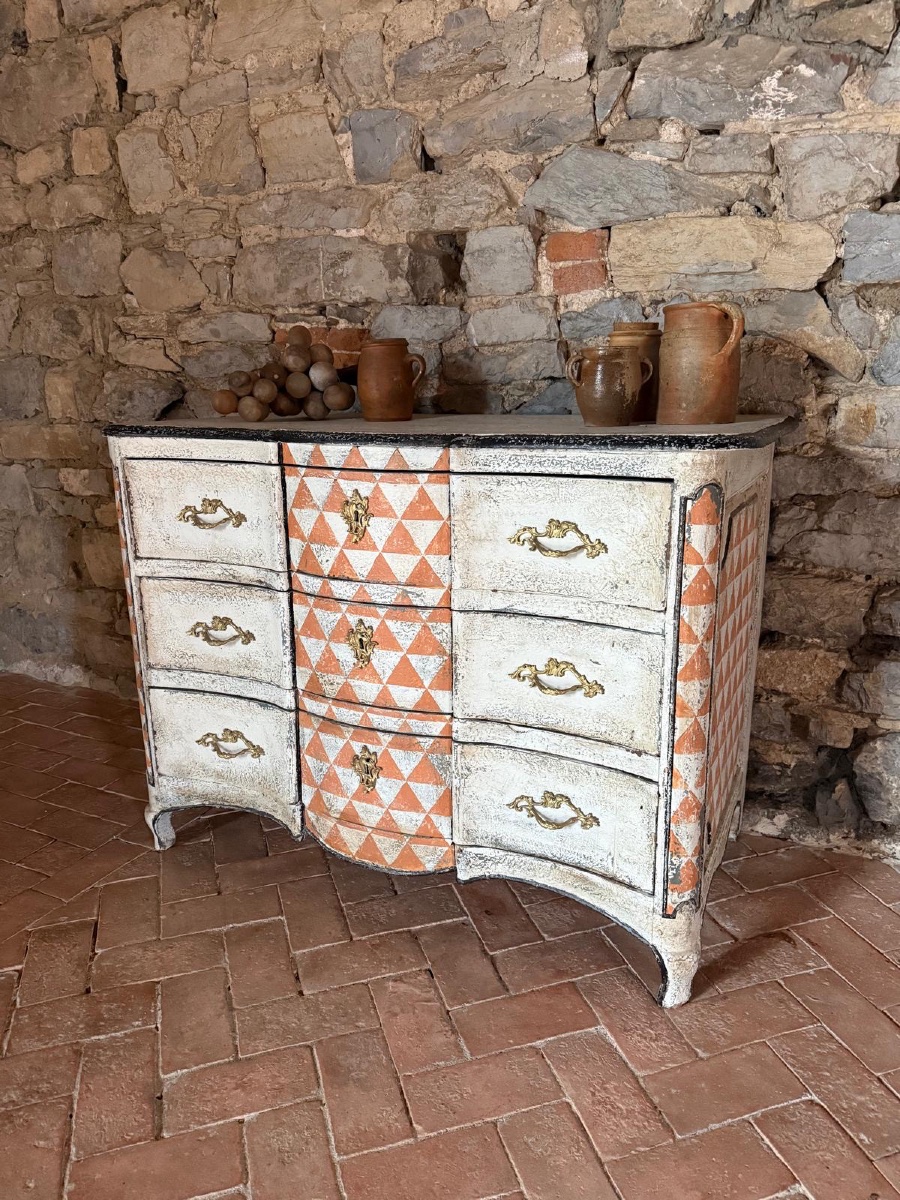 Commode galbée Louis XV datant du 18e siecle patine-photo-2
