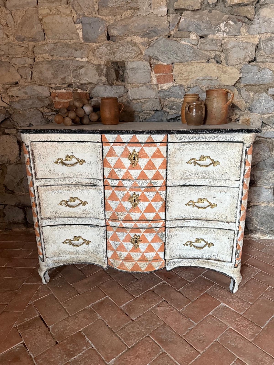 Commode galbée Louis XV datant du 18e siecle patine-photo-8