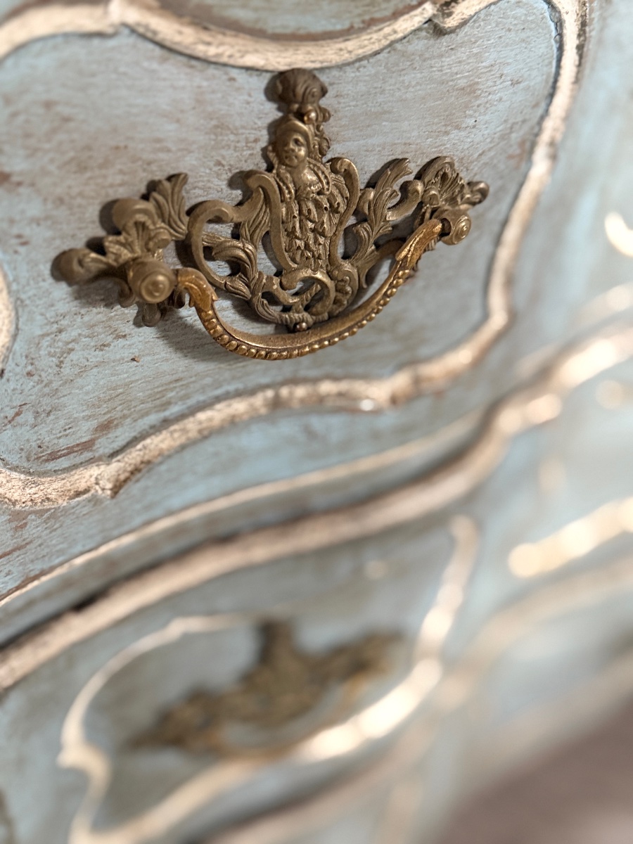 18th Century Louis XV Curved Chest Of Drawers From Liège-photo-3