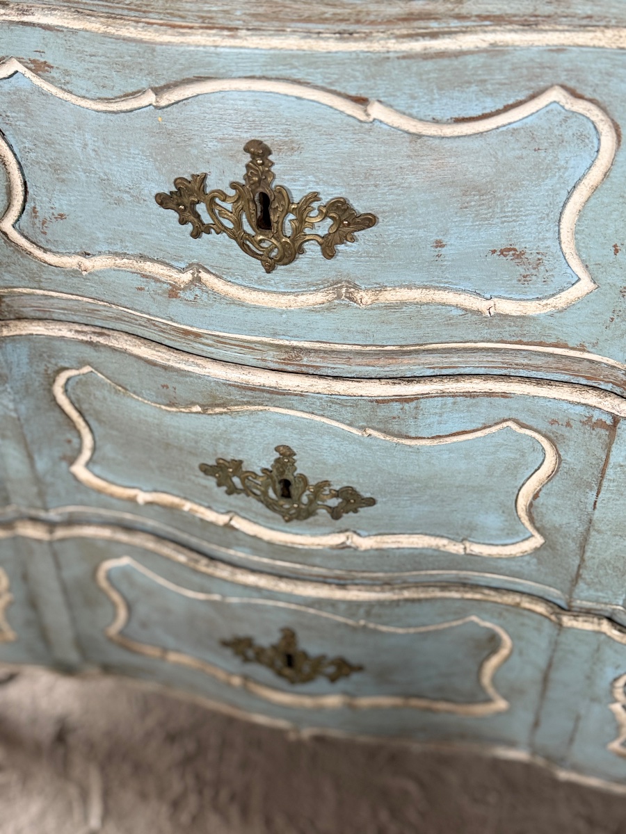 18th Century Louis XV Curved Chest Of Drawers From Liège-photo-2