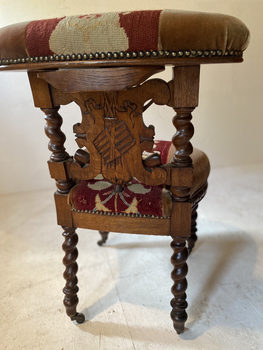 Chaise de fumeur datant du 19e siecle tissus d’origine sculptée -photo-4