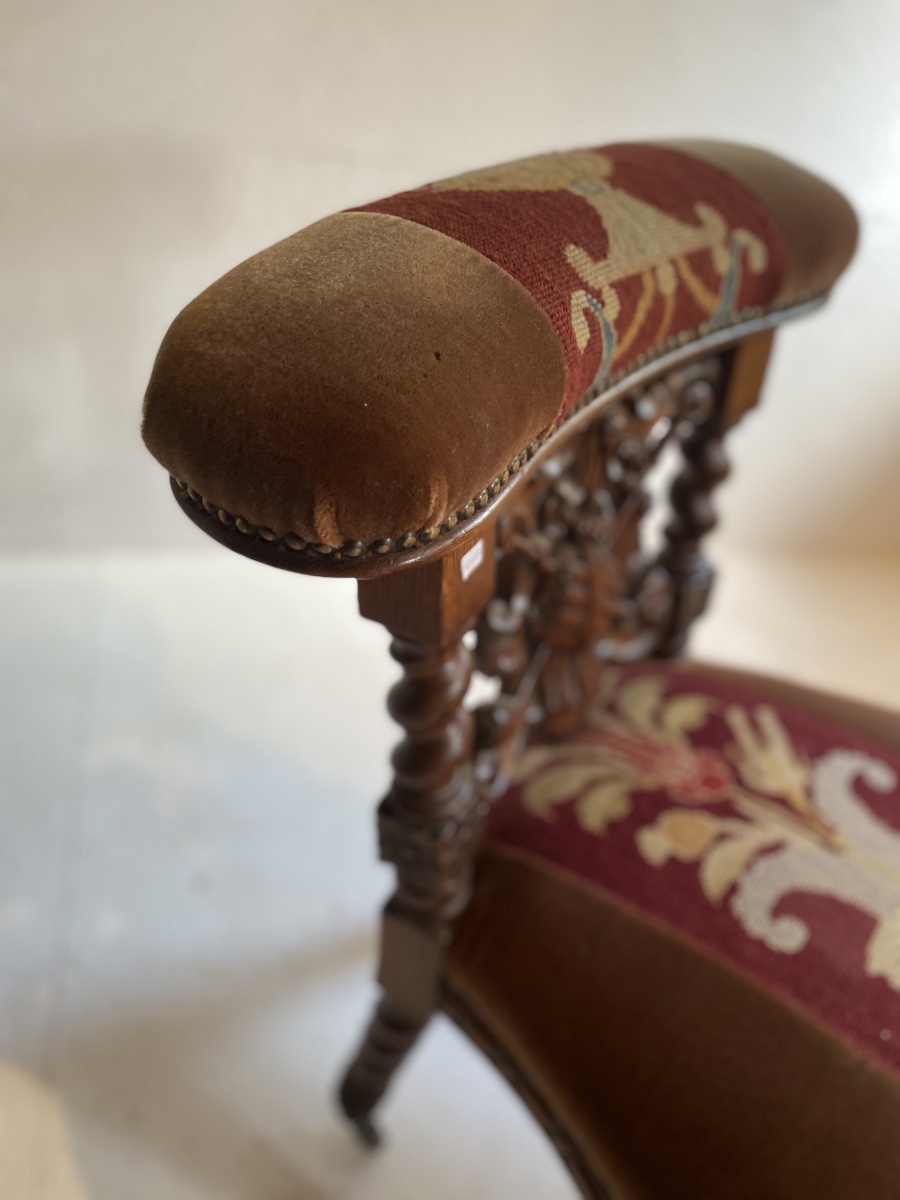 Chaise de fumeur datant du 19e siecle tissus d’origine sculptée -photo-5