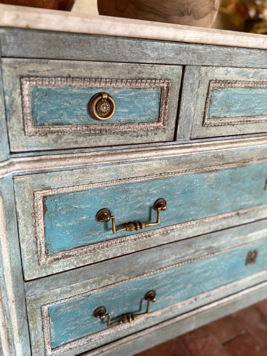 Commode Louis XVI datant des années 1900 avec son marbre d’origine -photo-2
