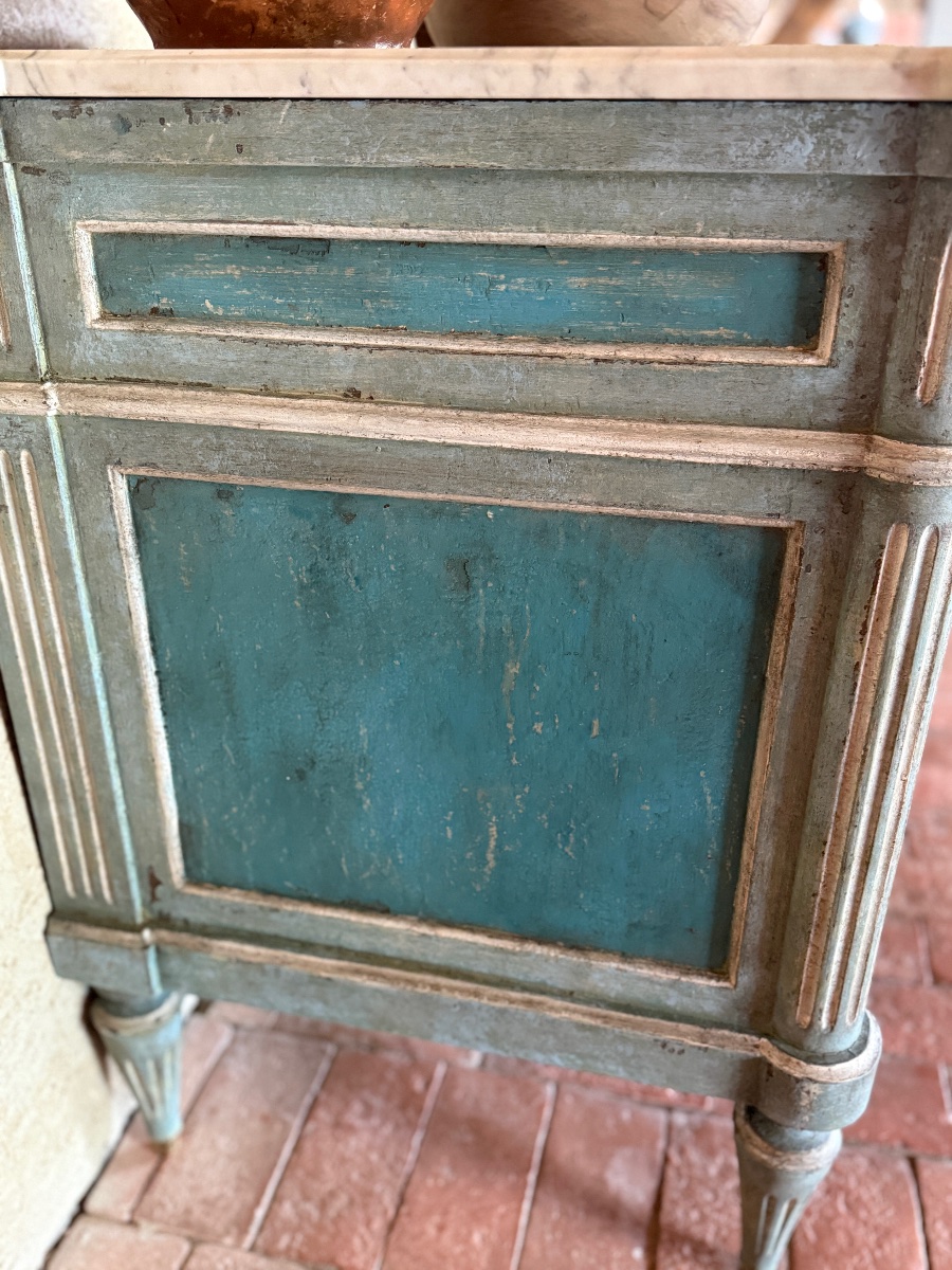 Commode Louis XVI datant des années 1900 avec son marbre d’origine -photo-4