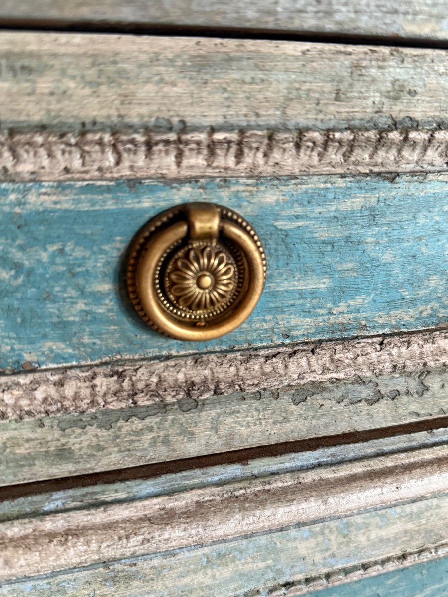 Commode Louis XVI datant des années 1900 avec son marbre d’origine -photo-4
