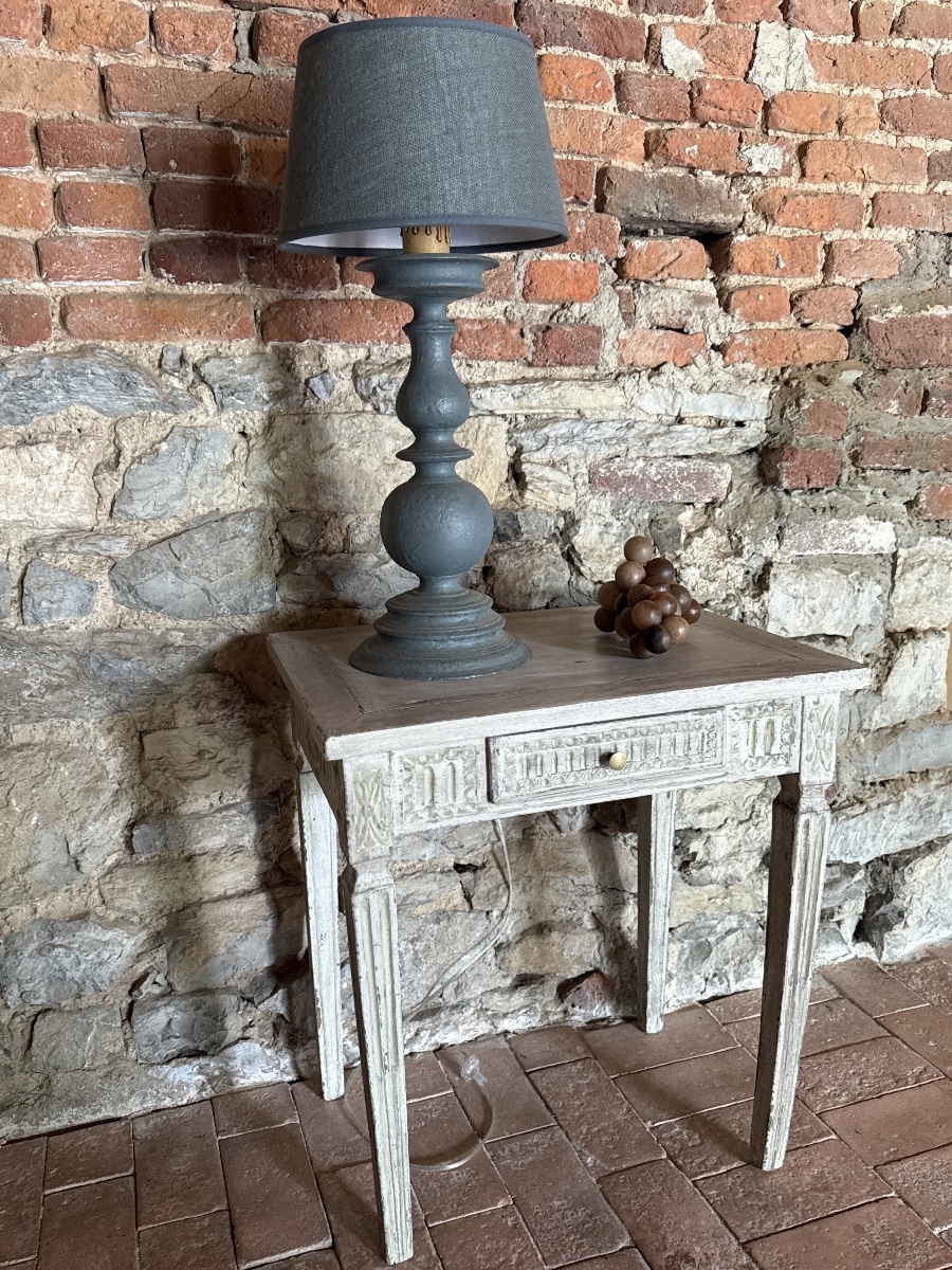 Petite table Louis XVI datant du 18e siecle avec 1 tiroir -photo-1