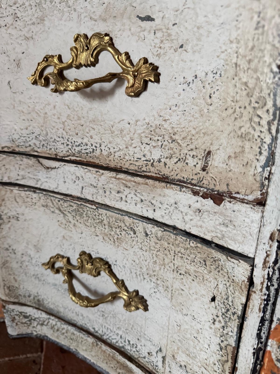 Curved Louis XV Chest Of Drawers From The 18th Century -photo-3