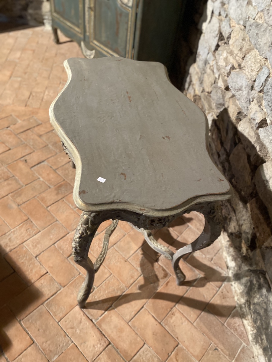 Table de milieu Louis XV galbée datant du 19e siècle -photo-2