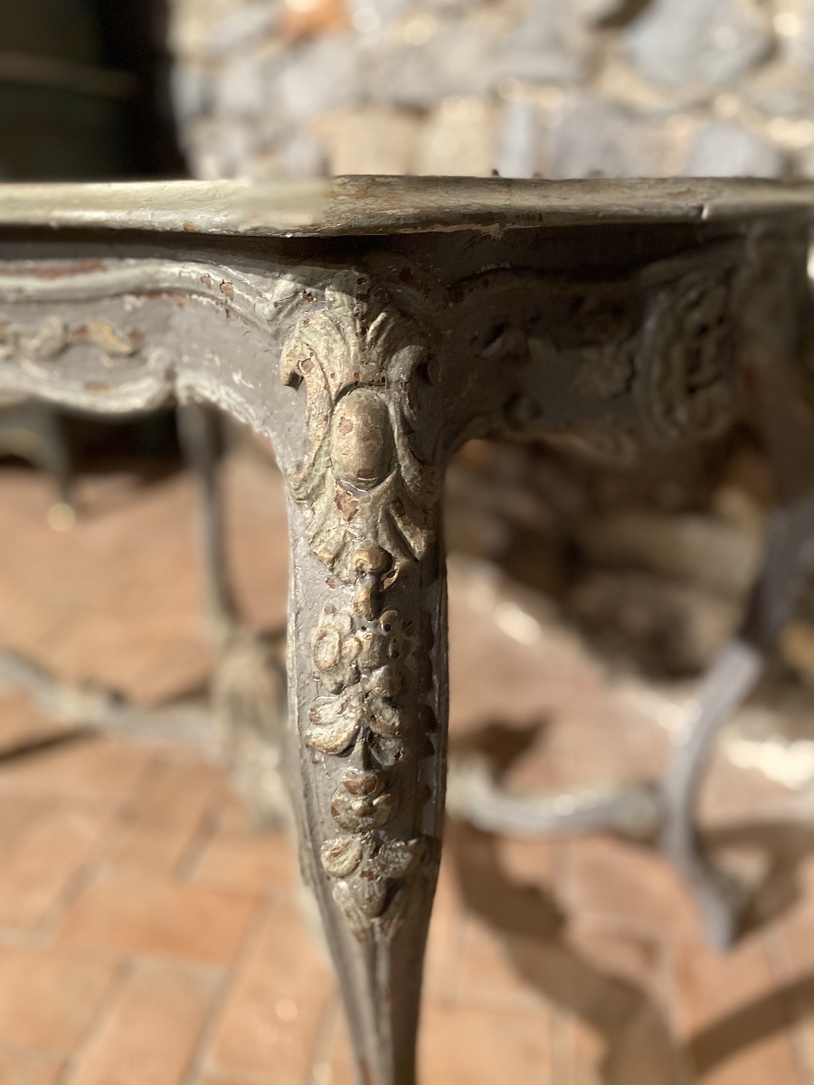 Table de milieu Louis XV galbée datant du 19e siècle -photo-3