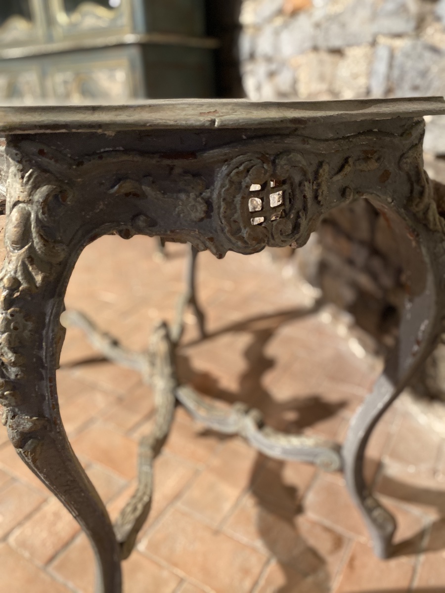 Table de milieu Louis XV galbée datant du 19e siècle -photo-4