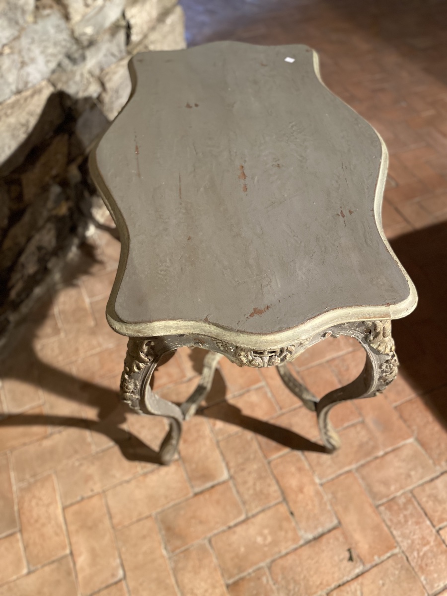 Table de milieu Louis XV galbée datant du 19e siècle -photo-1