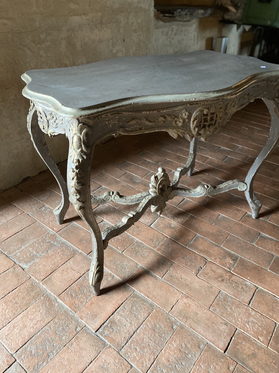 Table de milieu Louis XV galbée datant du 19e siècle -photo-3