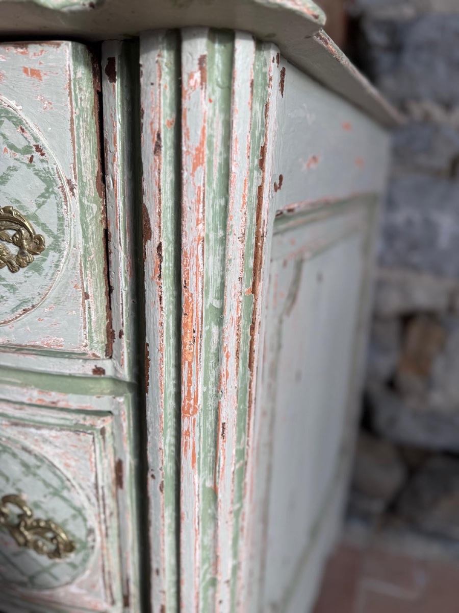 Commode galbée Louis XIV datant du 18e siècle -photo-3