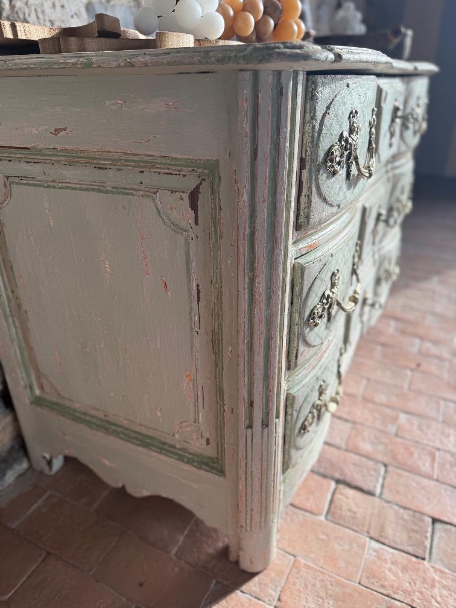 Commode galbée Louis XIV datant du 18e siècle -photo-5