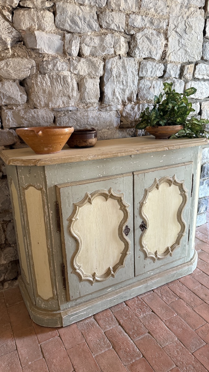 18th-century Louis XIV-style Sideboard Resting On A Baseboard -photo-2