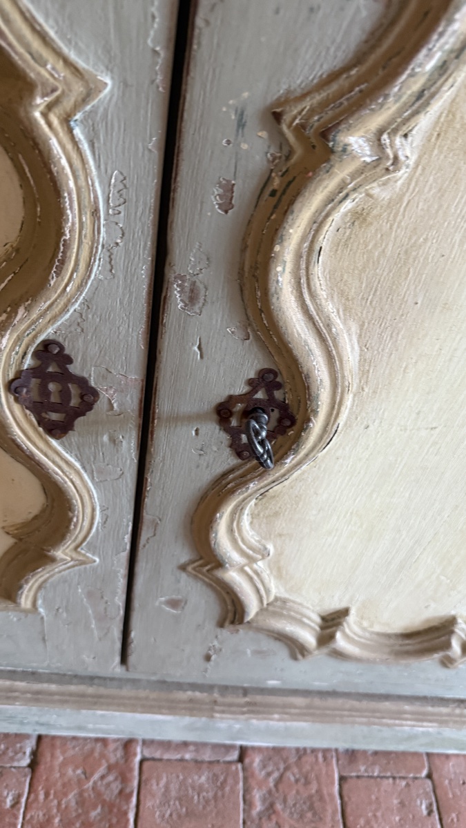 18th-century Louis XIV-style Sideboard Resting On A Baseboard -photo-2