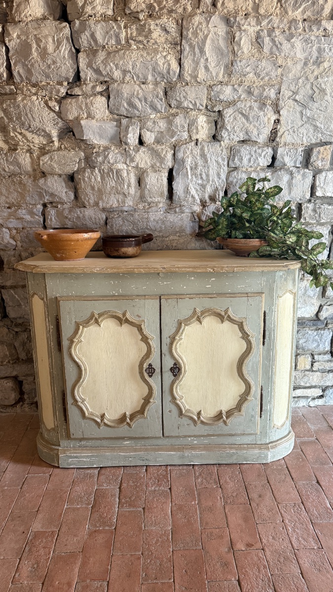18th-century Louis XIV-style Sideboard Resting On A Baseboard 