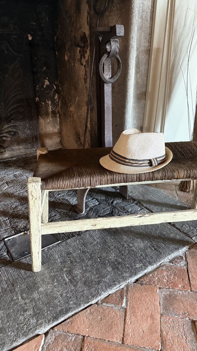 An 18th-century Cantou Bench With Beautiful Proportions -photo-1