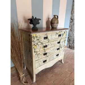 Commode patinée datant des années 1900 ( patine décorative)