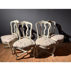 Ensemble de 4 chaises Louis XIV belle patine et nouvelle tapisserie datant de la fin du 18e siè