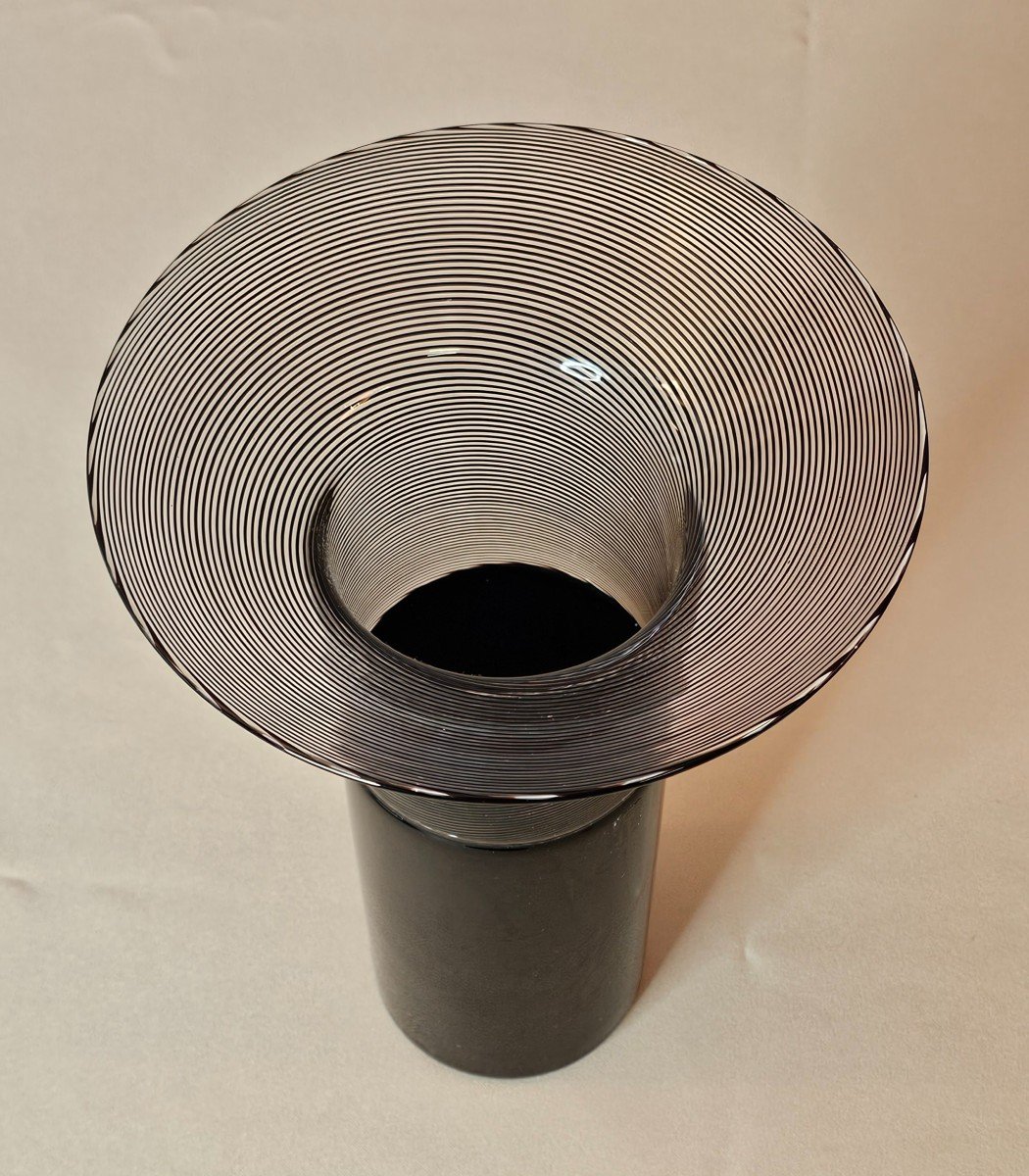 Tapio Wirkkala. Glass Vase. Venice. Italy. Circa 1970. -photo-3