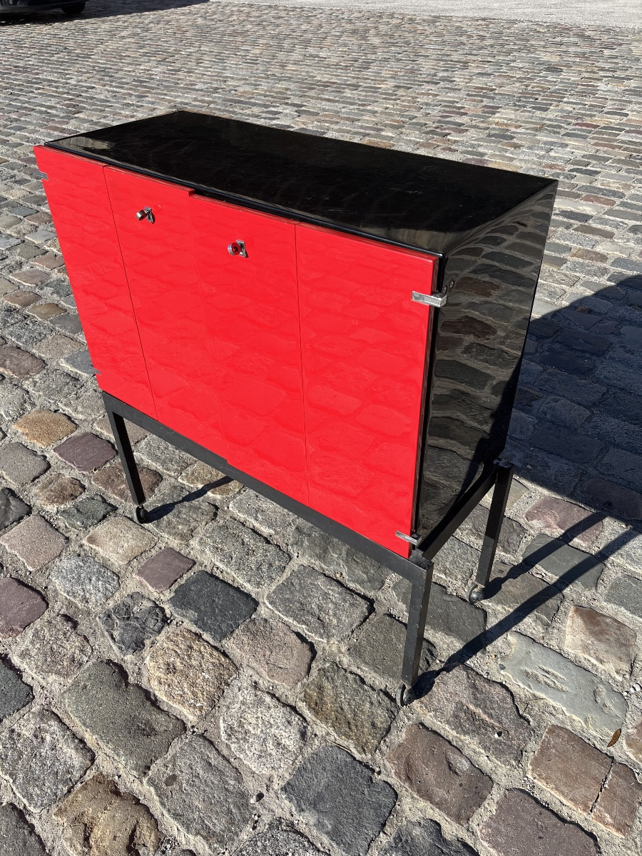 Red And Black Lacquered Cabinet From The 1970s.