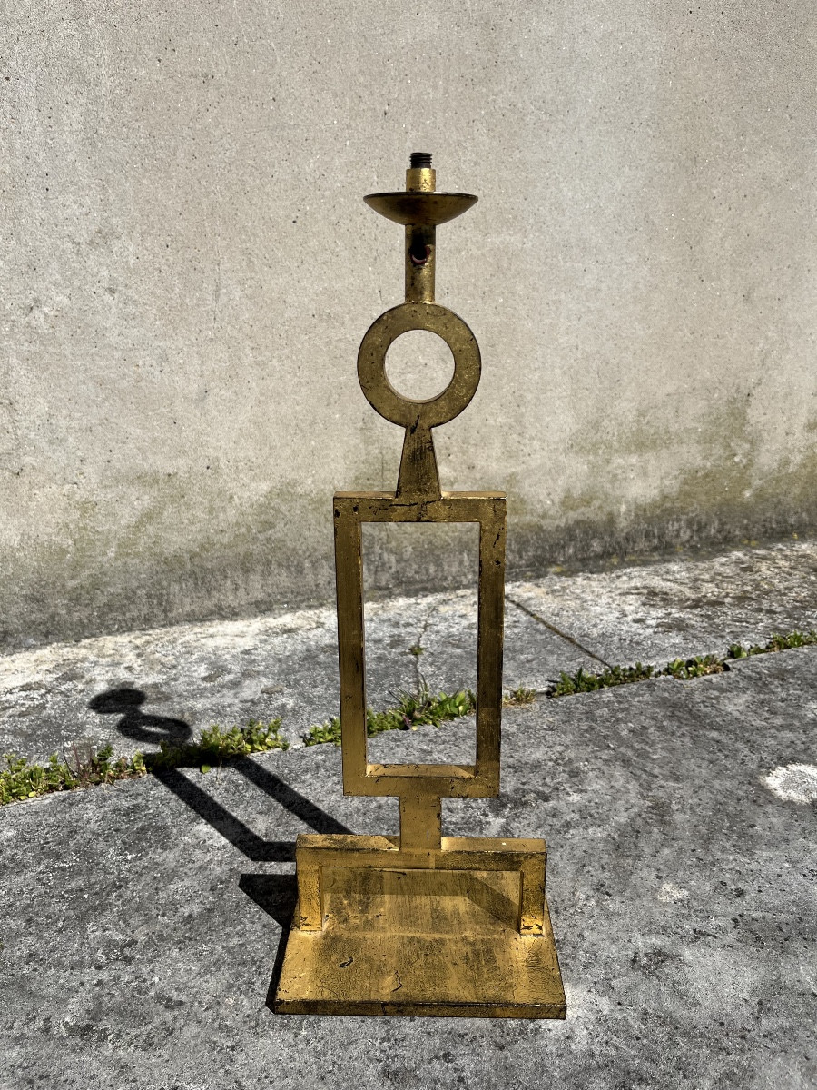 Lampe en fer doré attribuée à Marc du Plantier.