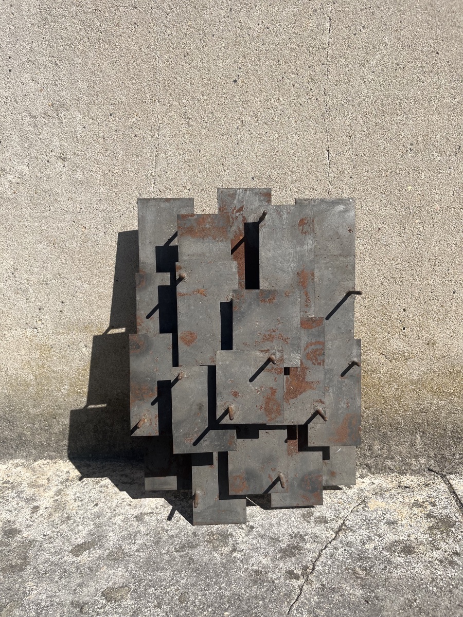 Applique d’Auguste Fix.