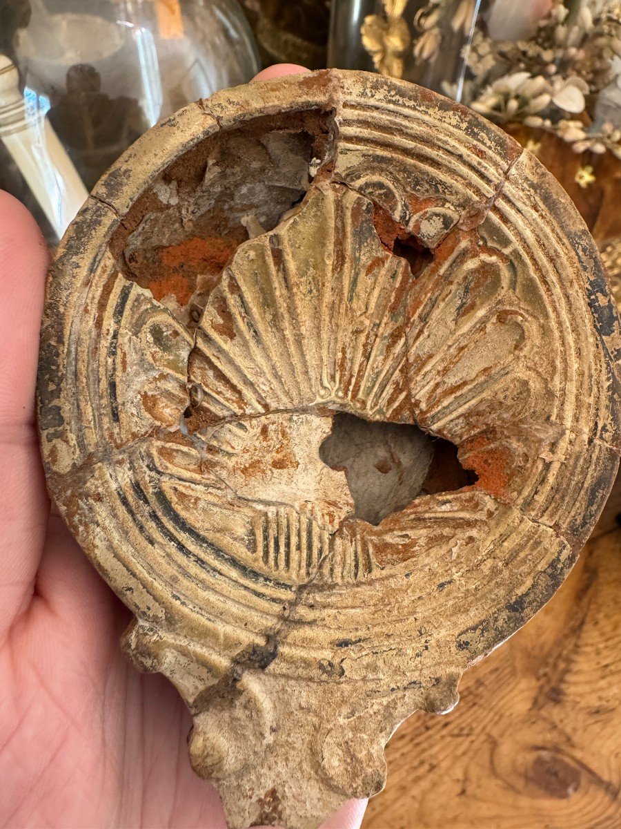 Artifact - Antiquity - Terracotta Oil Lamp With Pecten Shell Decor - Roman Empire-photo-4