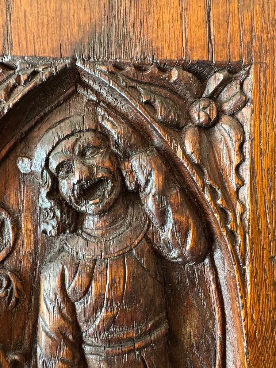 Medieval Carved Panel – Representation Of A Toothless Madman Under Gothic Arcadation – Late Period-photo-5