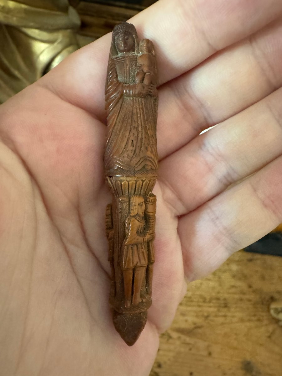 Museum - Sculpted Needle Holder - Virgin And Child And Praying Figures - Folk Art-photo-2