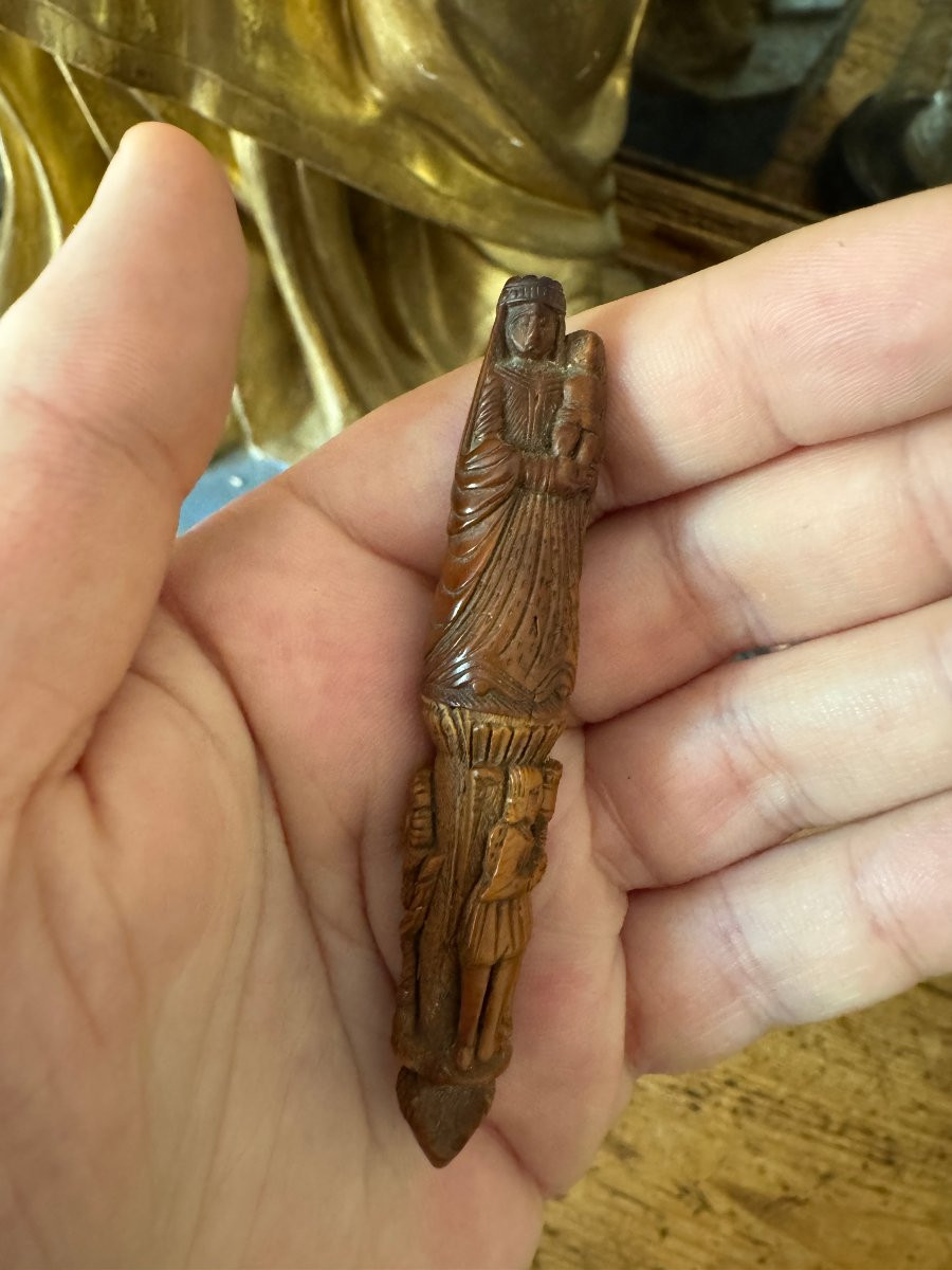Museum - Sculpted Needle Holder - Virgin And Child And Praying Figures - Folk Art-photo-3
