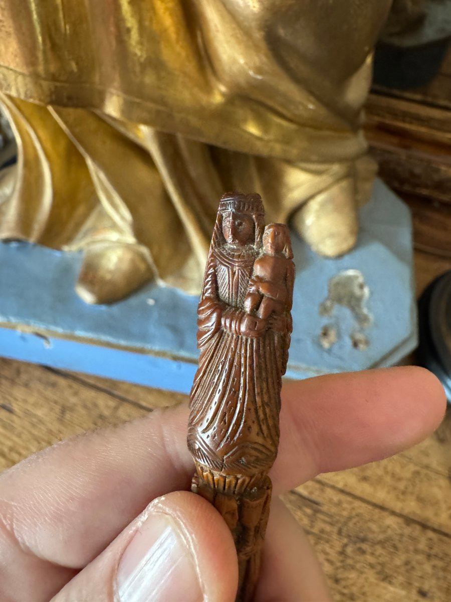 Museum - Sculpted Needle Holder - Virgin And Child And Praying Figures - Folk Art-photo-4