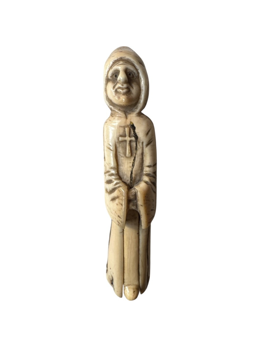 Curiosa, Erotica - Sculpture - Lustful Monk With Rosary, Erotic - Curiosity - Folk Art
