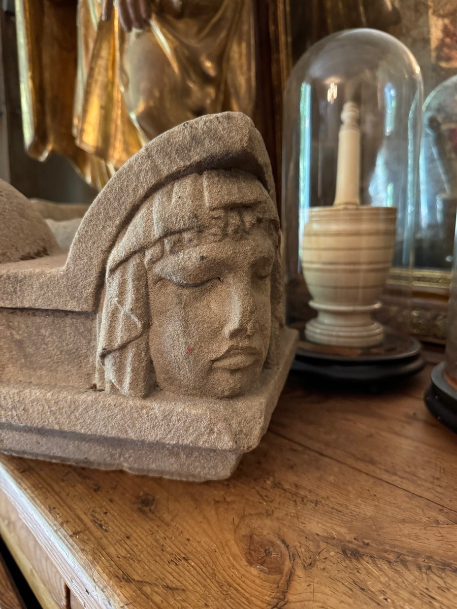 Statuaire M&eacute;di&eacute;val , Fragment architectural sculpt&eacute; &ndash; Visages de vierges voil&eacute;es - Haute &eacute;poque-photo-3