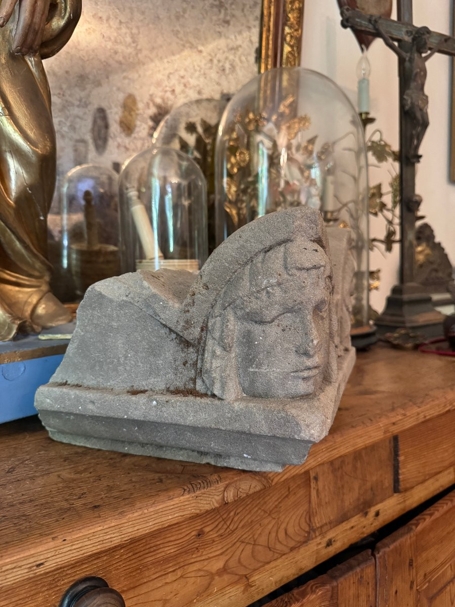 Statuaire M&eacute;di&eacute;val , Fragment architectural sculpt&eacute; &ndash; Visages de vierges voil&eacute;es - Haute &eacute;poque-photo-4