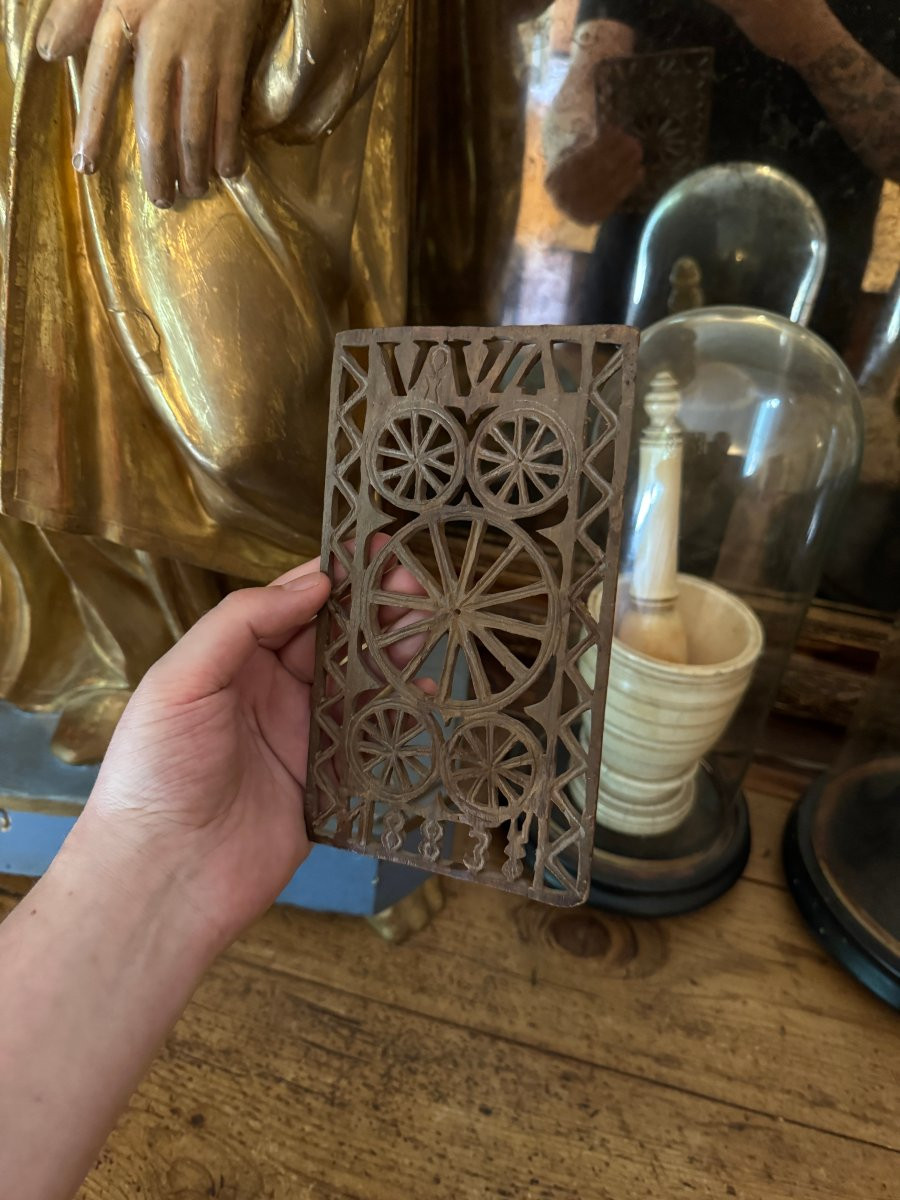 Museum - Large Carved Lace Folder - “at The Wheels Of Destiny” - Folk Art - Auvergne -photo-1