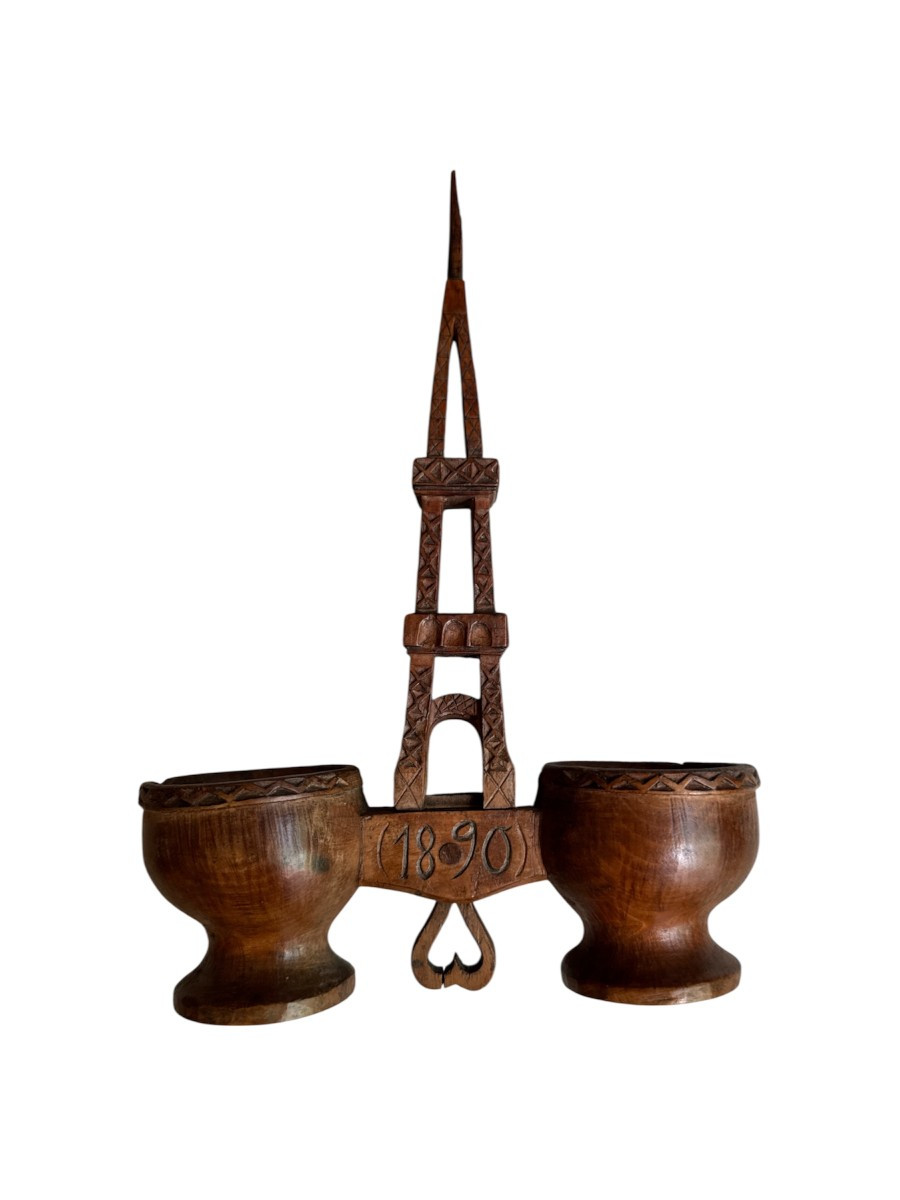 Musée – Salière poivrière – Bois sculpté – Tour Eiffel et cœur – Art populaire – Auvergne