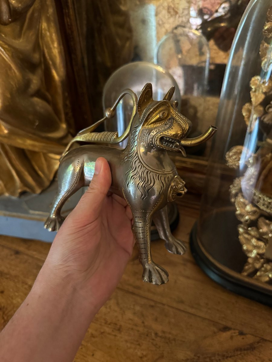 Large Zoomorphic Aquamanile – Silver And Gilt Bronze – Fantastic Creature, Lion – Haute époque-photo-2