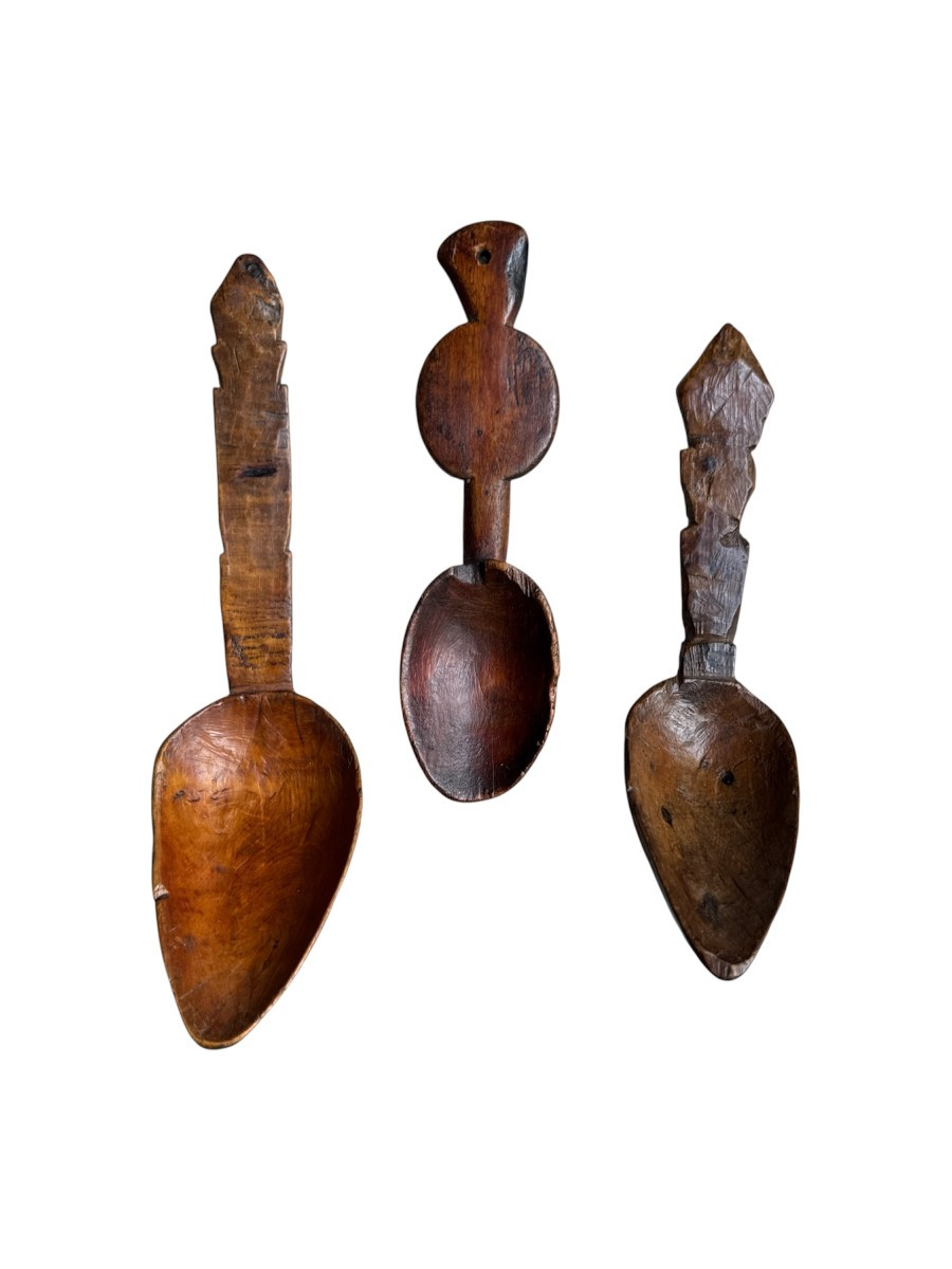 Lot de Trois cuill&egrave;res sculpt&eacute;es &ndash; Cuill&egrave;re - Art populaire &ndash; Auvergne - Art Primitif