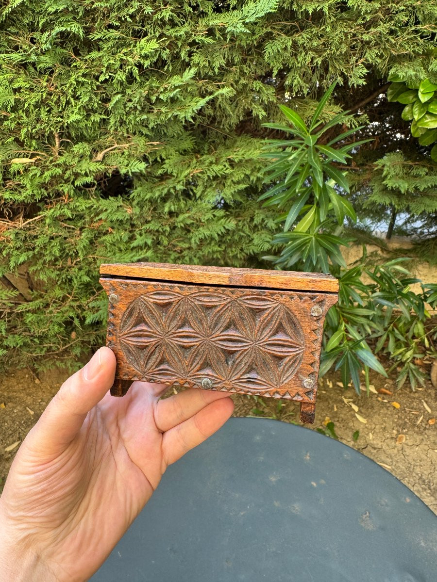 Small Carved Chest – Lacemaker’s Box, Love Box – Folk Art – Auvergne-photo-4