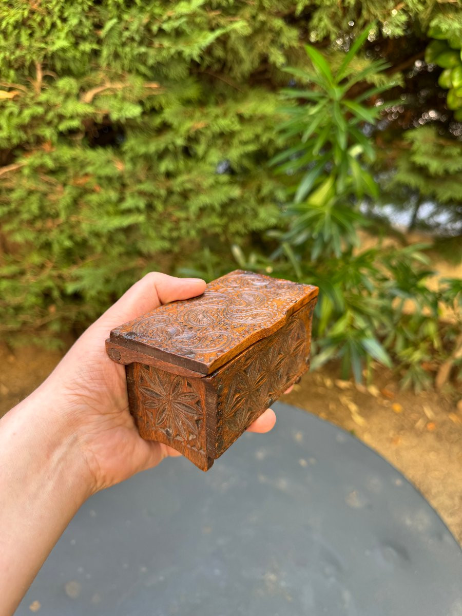 Small Carved Chest – Lacemaker’s Box, Love Box – Folk Art – Auvergne-photo-3